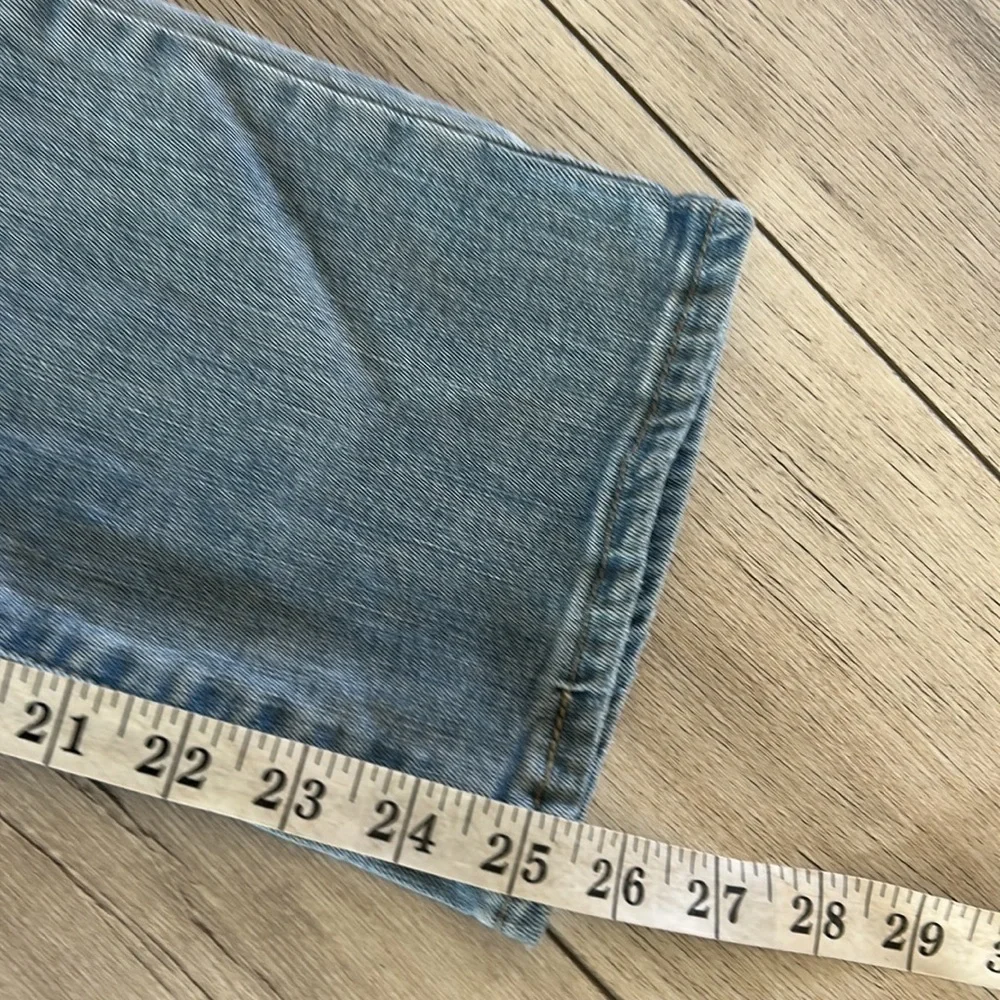 Levi’s premium denim size 26 straight leg ankle jeans